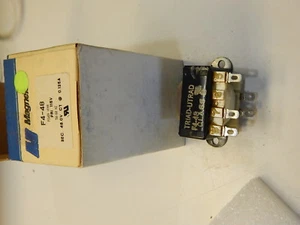 MAGNETEK F4-48 TRANSFORMER STEP DOWN 115VAC TO 48VCT 0.125 AMP NEW - Picture 1 of 1