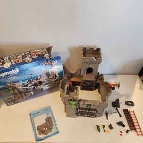Playmobil 6002 Knights Green Wolf Castle 2013 with Box