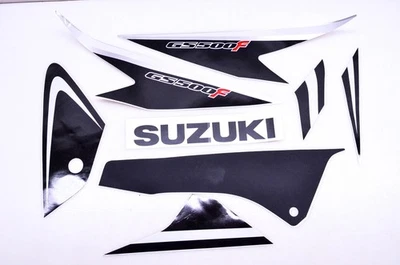 Novo kit de decalques emblema OEM Suzuki 68130-0BE20-FP2 GS500F NOVO NA CAIXA - Imagem 1 de 4