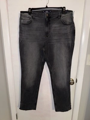 NWT Hollister 19L W34 L33 Ultra High-Rise '90s Vintage Straight Gray Jeans - Image 1 of 4