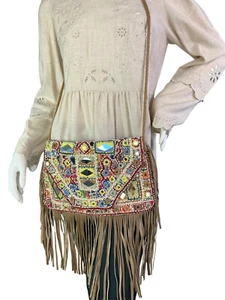 Vipul Shah Banjara Boho Tasche Handarbeit verziert Crossbody Wildleder Fransen 250 $ - Bild 1 von 13
