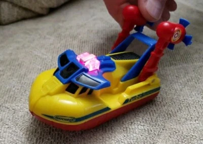 Vintage 2001 Matchbox Rescue Net Beach Rescue Hovercraft Boat Light Siren no box - Image 1 of 4