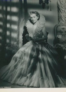 HELENE PERDRIERE LE PARFUM DE LA DAME EN NOIR 1949 PHOTO ORIGINAL #36 - Afbeelding 1 van 1