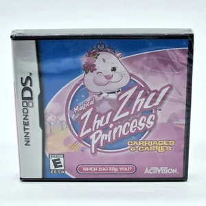 Magical ZhuZhu Princess Carriages & Castles (Nintendo DS, 2011) CIB nuovo e sigillato - Foto 1 di 18