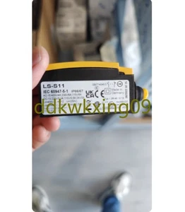 1PCS NUOVO EATON MOLELLER LS-S11 interruttore di fine corsa è adatto per OEM   - Foto 1 di 4