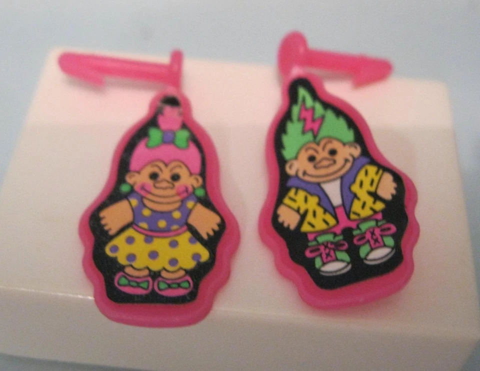 Mattel 1992 Troll Barbie Doll Outfit Cloth access:Graphic print EARRINGS JEWELRY - Image 1 of 1