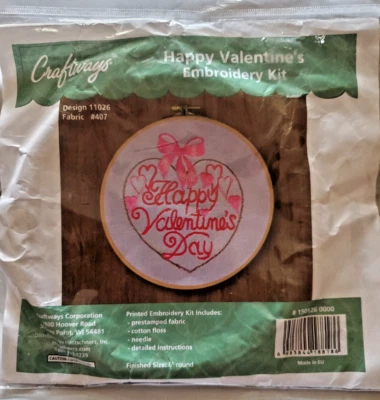 Kit de bordado Craftways "Feliz día de San Valentín" con aro de 6" Foto 1 de 3
