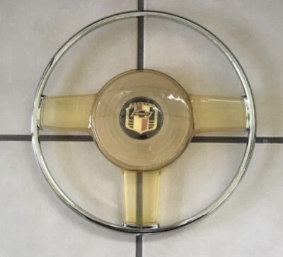 Conjunto de anel e botão de buzina de volante Chevrolet Banjo 1942-1948  - Imagem 1 de 4