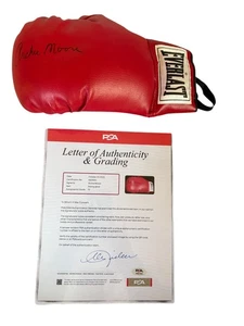 Archie Moore Autograph Boxing Glove with Letter of Authenticity & Grading - Picture 1 of 8