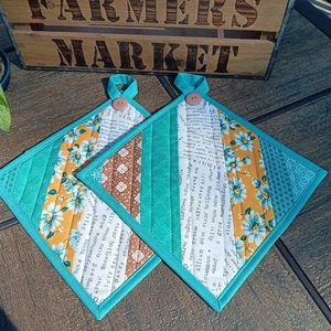 TOPFLAPPEN HEISSPAD SET - HANDARBEIT GESTEPPT (2) - BLUMENMIX STOFFE AQUA - Bild 1 von 3