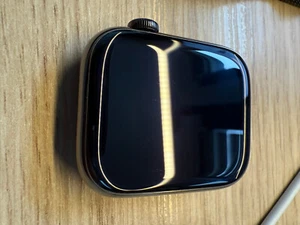 Apple Watch Series 8 45mm Edelstahl Graphit Milanaise Graphit (MNKX3FD/A) LTE - Zdjęcie 1 z 10