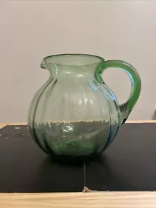 grün mundgeblasener Glaskrug aus Mexiko - Bild 1 von 3