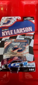 Kyle Larson Nascar Authentics #5 Hendrick Cars 1:64 Diecast Car 2021 Wave 13 - Bild 1 von 4
