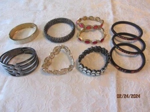 Lot of 10 Costume Bracelets Bangle Cuff Stretch Chainlink Goldtone Silvertone - Picture 1 of 5