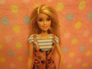MATTEL BARBIE DOLL PET VET DOLL CAREER NEW MATTEL 2021 - Picture 1 of 2
