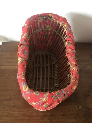 Petit Berceau Couffin Ancien  En Osier Pour Poupée Ou Baigneur - Photo 1/4