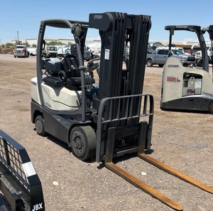 2016 Crown C51000-50, LPG, 5,000#, Cushion Tired Forklift w/3 Stage Mast - Picture 1 of 6