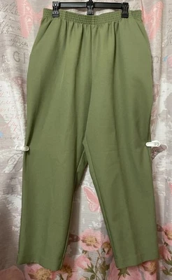 DONNKENNEY Woman Pants 22WP Green Pull on Elastic Waist Polyester Casual - Image 1 of 4