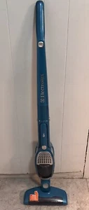 Electrolux Ergorapido + 2 in 1 Cordless Stick & Hand Vacuum Dust Buster - Picture 1 of 7