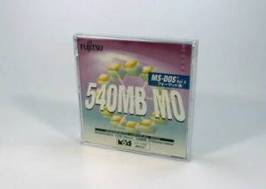 1x Unopened Fujitsu 3.5inch 540MB Rewritable MO Disk / DOS-formatting - Picture 1 of 3