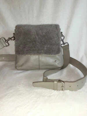 Cartera bandolera Halston Heritage gris con detalles de piel sintética Foto 1 de 4