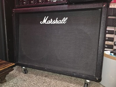 Gabinete de altavoces 130 W Marshall Mc212 2x12 con altavoces Celestion Reino Unido Foto 1 de 2