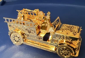 Danbury Mint Gold Plated Christmas Ornament 2005 Santa’s Fire Engine NPFD - Bild 1 von 20