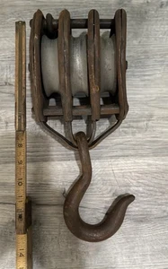 ANTIQUE LARGE METAL/IRON TRIPLE PULLEY - Picture 1 of 8