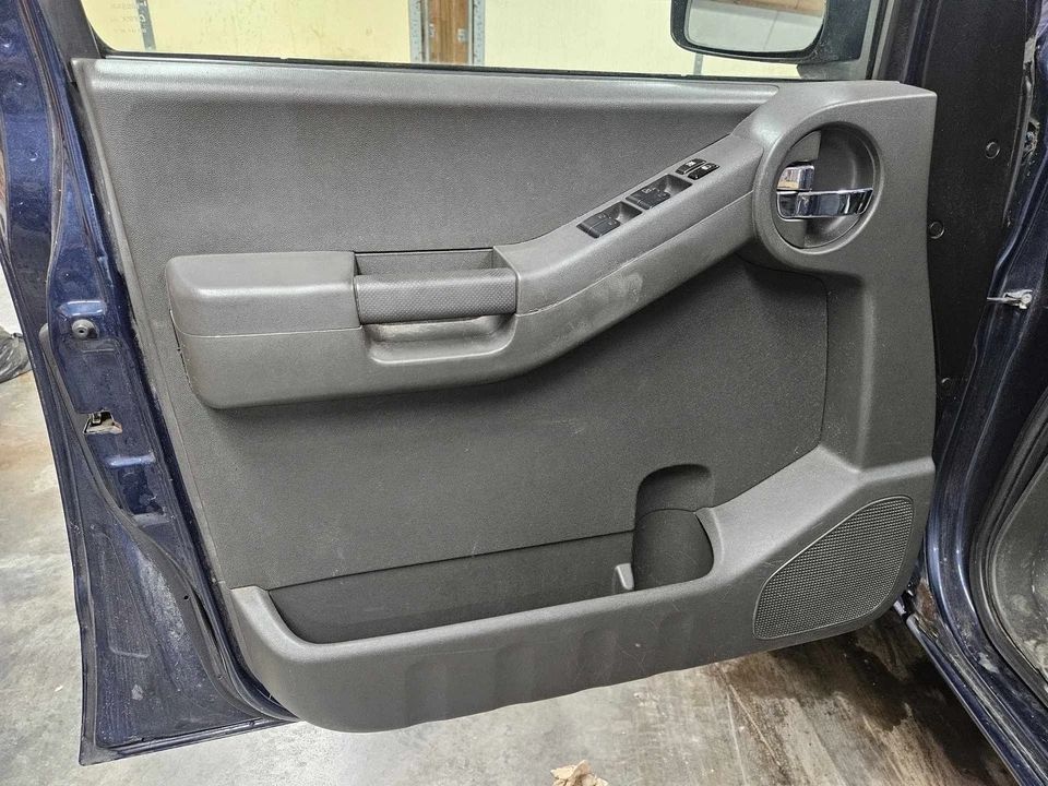 2005 - 2014 NISSAN XTERRA DRIVER DOOR TRIM PANEL *GRAPHITE-T* OEM 80901EA566 - Image 1 of 1