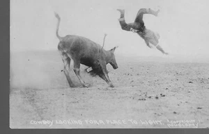 DOUBLEDAY RODEO RPPC COWBOY LOOKING FOR A PLACE TO LIGHT - Bild 1 von 1