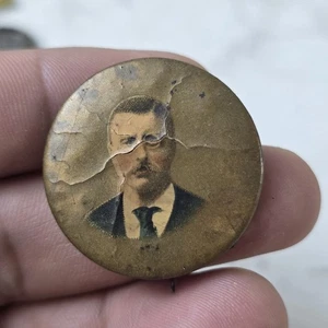 ORIGINAL 1904 Teddy Roosevelt For President 1 1/4" Gold Picture Pinback Button - Picture 1 of 4