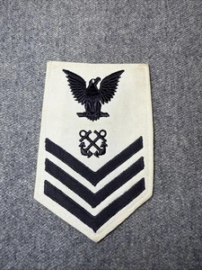 WW2 US Navy 1st Class Boatswains Mate White Twill Badge - Picture 1 of 6