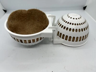 PETSHOPAMERICA Bird Canary Plastic Nest With Natural Wool Felt Pads Set Of 2