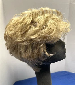 Women’s Henry Margu Short Highlighted Blonde Wig Lace Front Cap - Picture 1 of 14