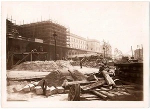 Paris 1930.Agrandissement Gare de L'Est.Devant l'ancienne cour.Photo Agence ROL. - Picture 1 of 2