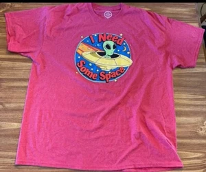 Camicia DOM uomo 2XL rossa girocollo manica corta aliena ho bisogno di un po' di spazio grafica - Foto 1 di 6