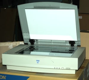EPSON EXPRESSION 1640 XL LARGE FORMAT COLOR FLATBED SCANNER TESTED WORKS - Picture 1 of 9