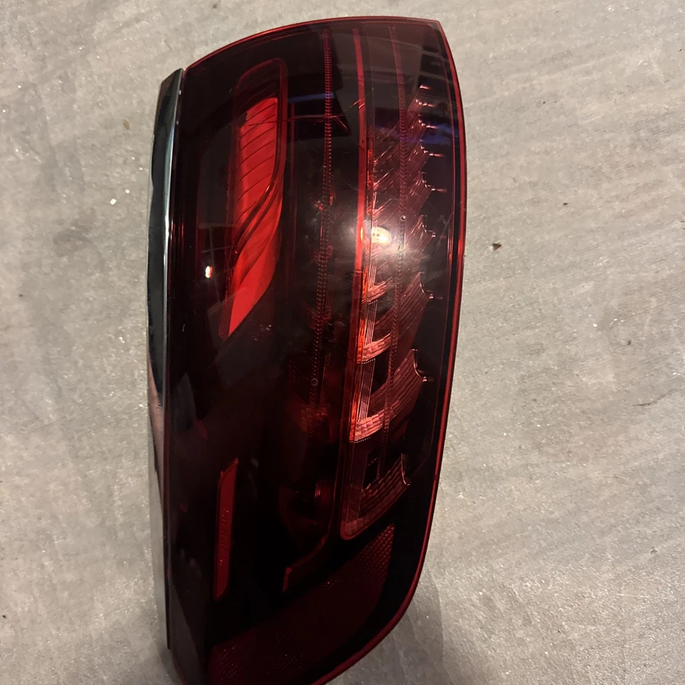 Lámpara trasera LED del lado izquierdo del conductor OEM para Mercedes-Benz GLS450 GLS580 167-906-75-10 Foto 1 de 4