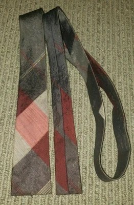 True Vintage Skinny Square Bottom Tie Necktie Signet Forsythe Maroon Pink Grey - Image 1 of 3