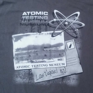 Atomic Testing Museum Las Vegas camiseta L militar USAF fuerza aérea avión científico - Imagen 1 de 5