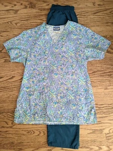Medical Nursing Scrubs Scrub Wear flowered top M Fundamentals pants blue green - Picture 1 of 7