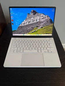 Asus ROG Zephyrus G14 GA402 QHD+ 4 GHz Ryzen 9 7940HS 16GB 512GB RTX 4060 - Picture 1 of 13