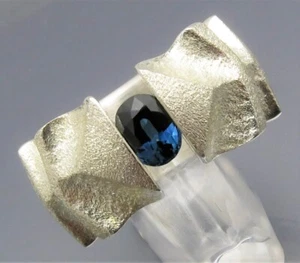 MATURE DESIGN - DISTINCTIVE SAFIR TENSION RING - UNIQUE FROM OWN GOLDSMITH - Picture 1 of 6