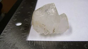 1 3/4" x 2 1/2" doppelt terminierter Quarzkristall mit 4 sm Punkten - Ellenville, NY - Bild 1 von 9