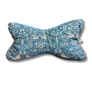 Handmade Leseknochen Nackenkissen Buchstütze m Reißverschluss 3 Stoff Mix Design - Bild 1 von 16