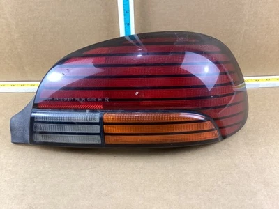 Luz trasera derecha del lado del pasajero Pontiac Grand Am 1996-1998 16522028 OEM Foto 1 de 4