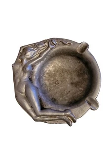 Cenicero francés vintage señora desnuda años 1900 tabaco mujer desnuda plato de baratija - Imagen 1 de 5