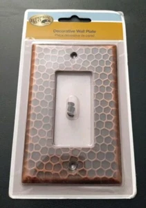 Hampton Bay gehämmert 1 WIPPE/GFI Steckdose Wandplatte gealterte Bronze von Hampton Bay - Bild 1 von 3
