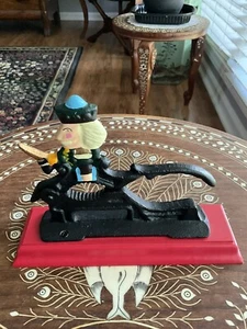 Black Cast Iron Nut Cracker With Red Wooden Base - Picture 1 of 12