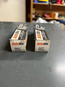 TWO AUTOLITE SPARK PLUGS 5325 - Bild 1 von 2